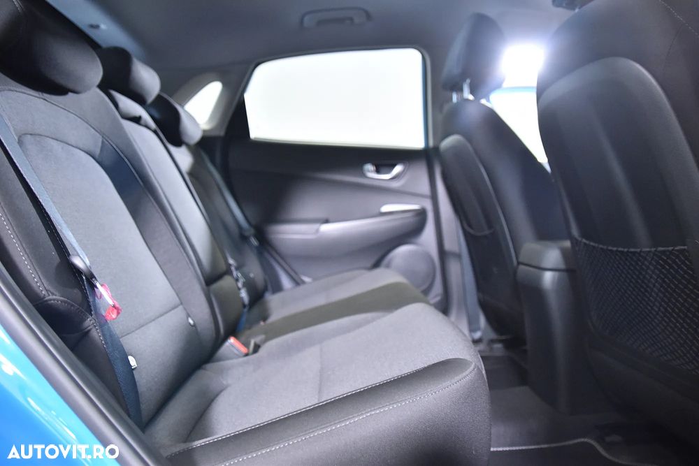 Hyundai KONA - 12