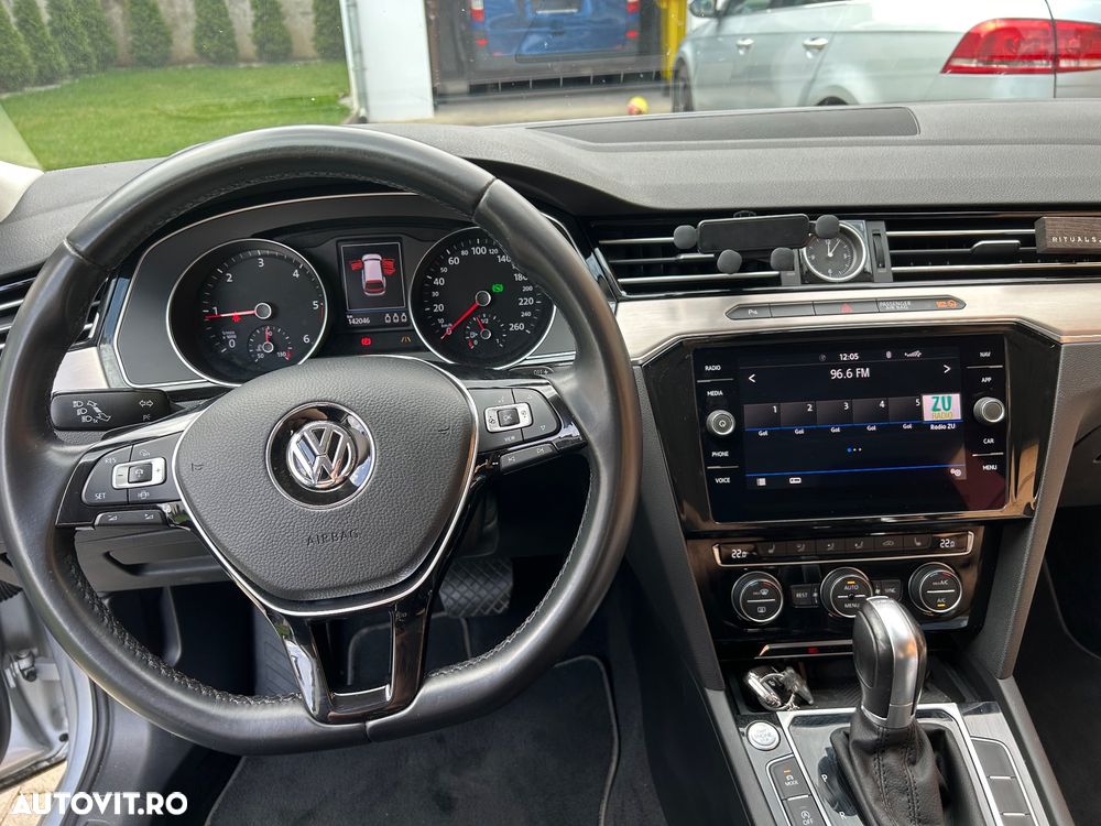 Volkswagen Passat Variant 2.0 BiTDI 4Mot DSG Highline - 15