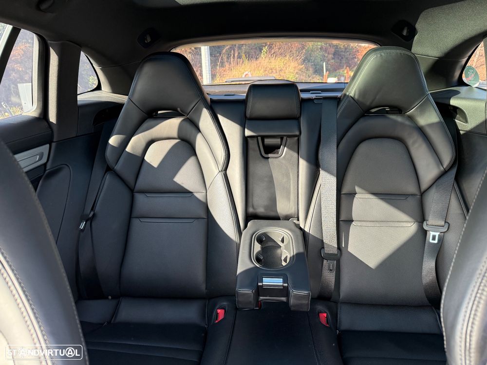 Porsche Panamera Sport Turismo 4 E-Hybrid - 10