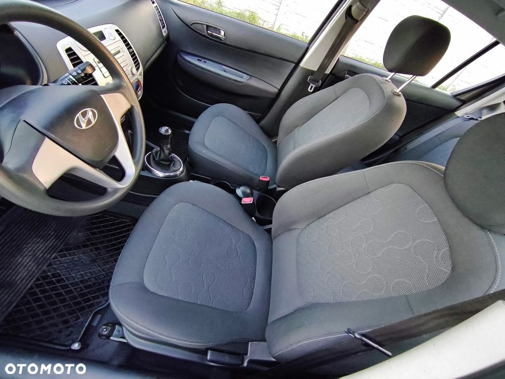Hyundai i20 1.2 Classic + - 6