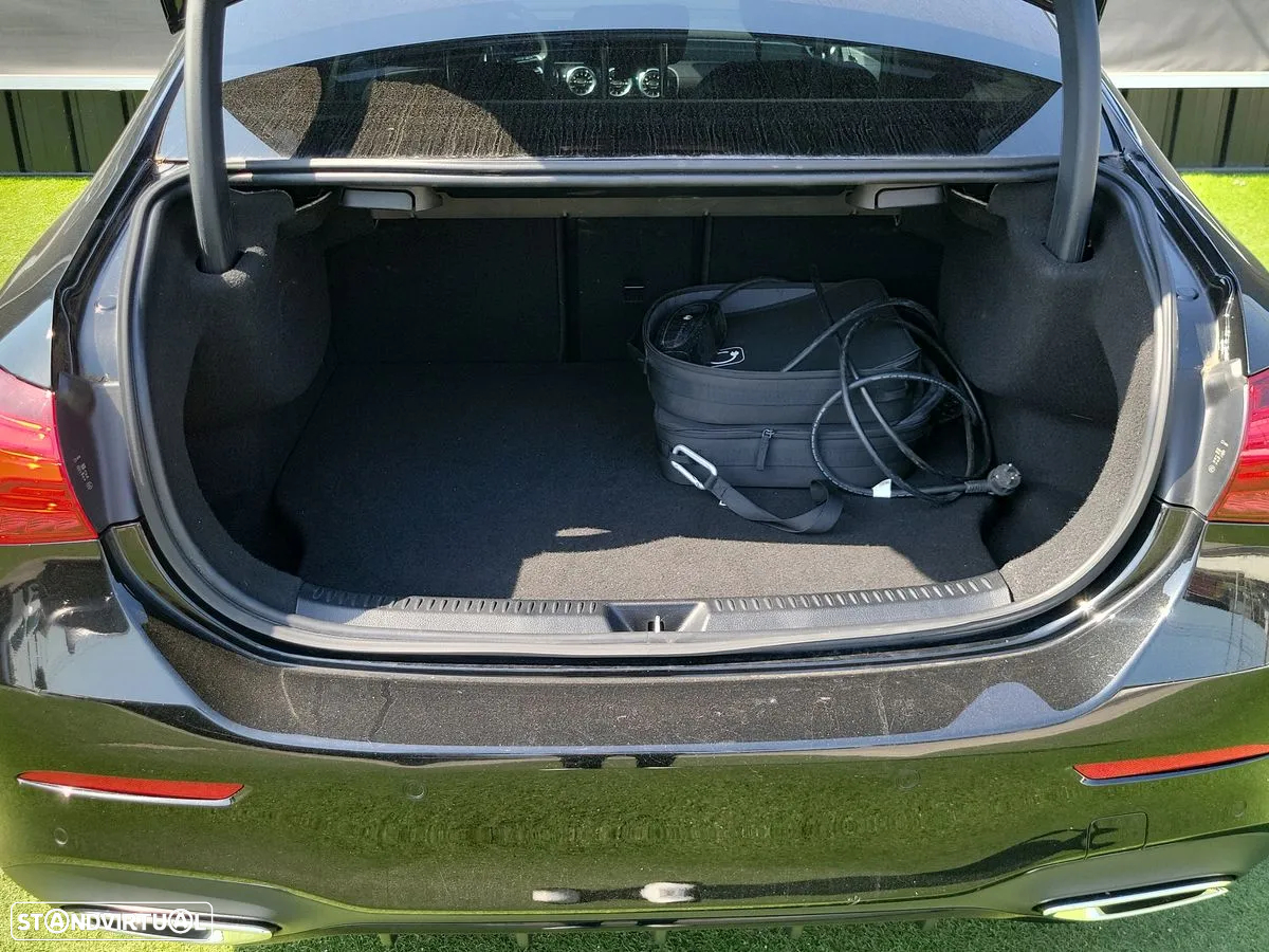 Mercedes-Benz A 250 Limousine e AMG Line - 20