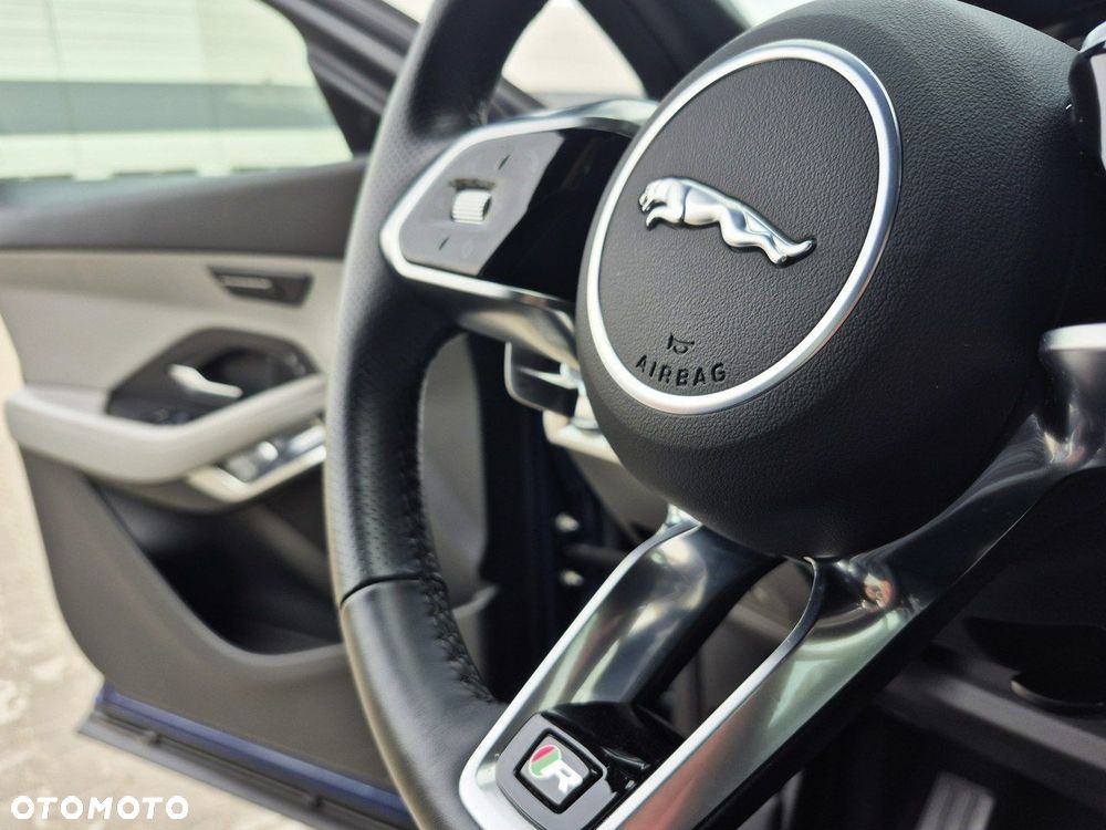 Jaguar E-Pace - 33