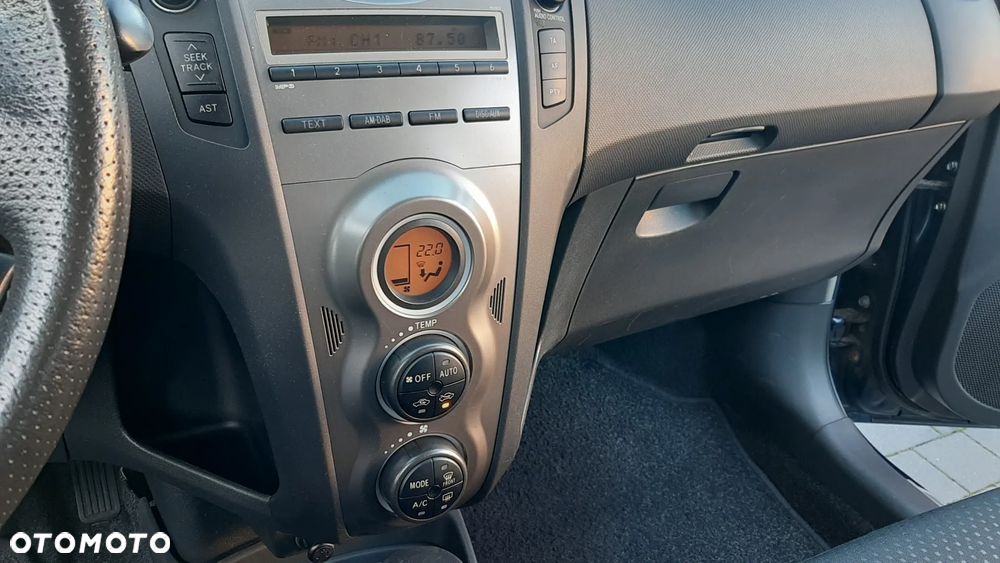 Toyota Yaris 1.33 Active - 10