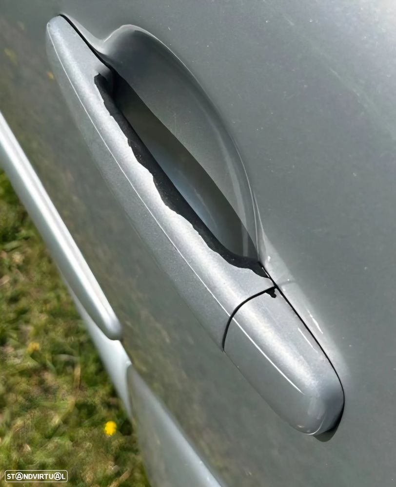 Citroën C3 1.4 HDi SX + - 28