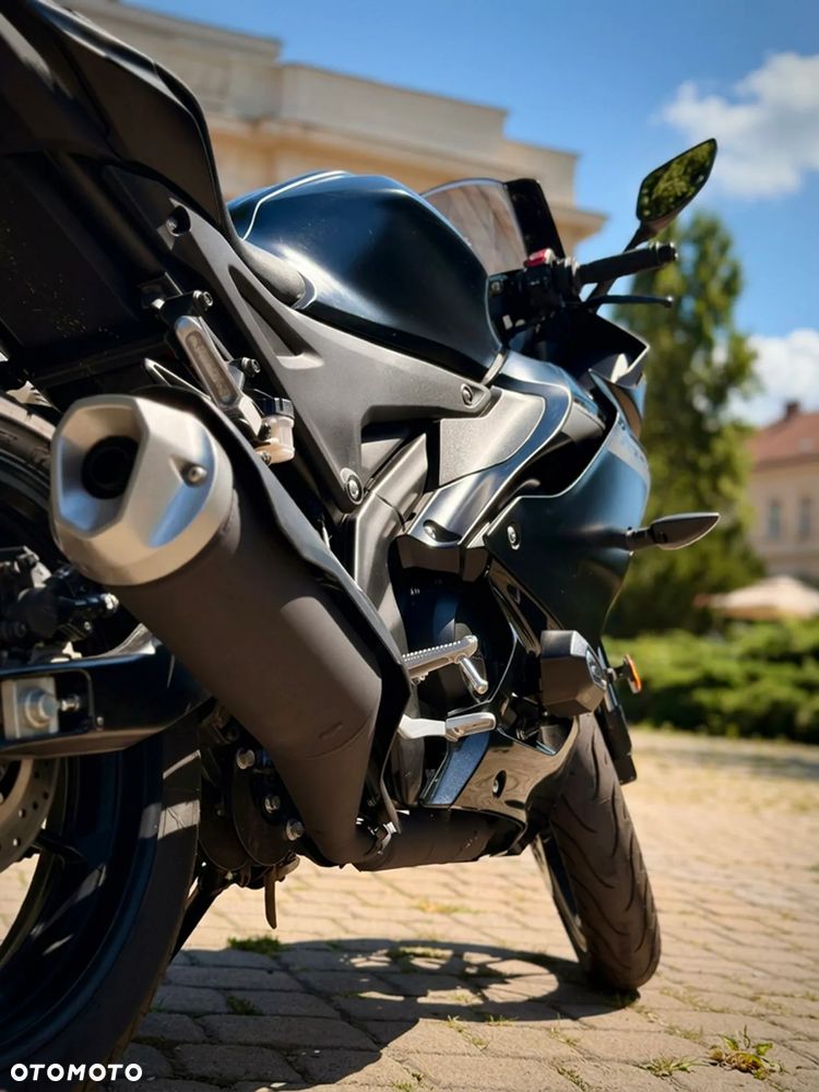 Yamaha YZF - 3