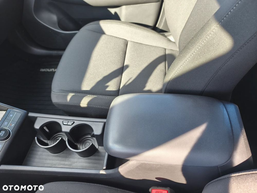 Hyundai Kona - 23