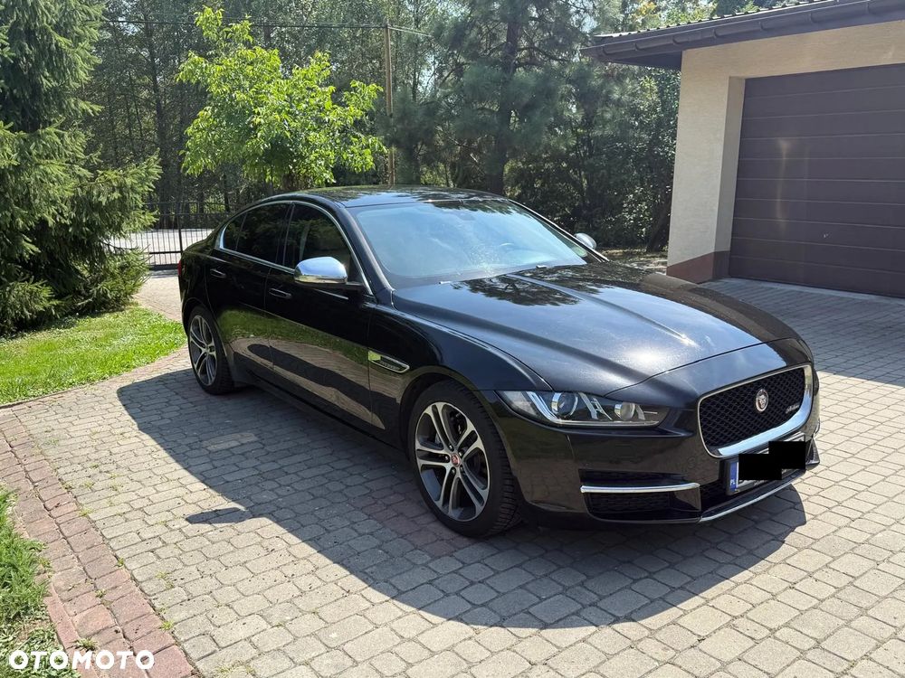 Jaguar XE 2.0 D Prestige - 7