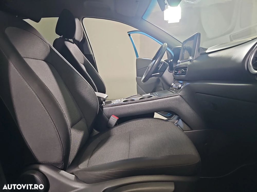 Hyundai KONA - 12