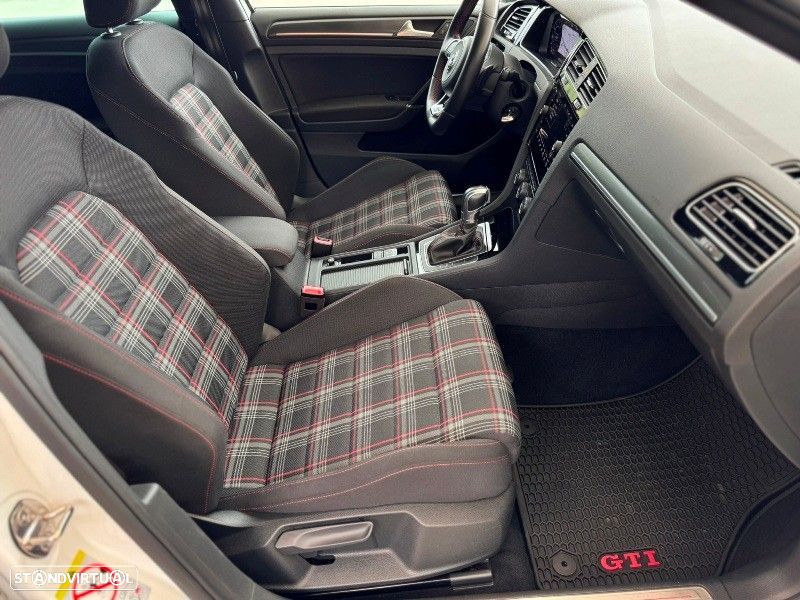 VW Golf 2.0 TSI GTI DSG Performance - 49