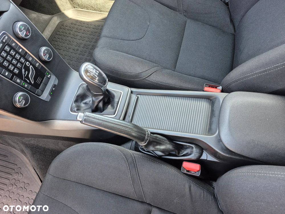 Volvo V40 D2 Momentum - 21