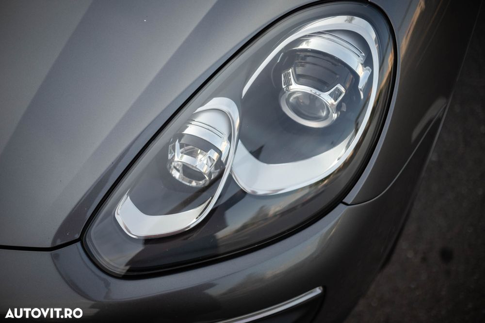 Porsche Cayenne - 35