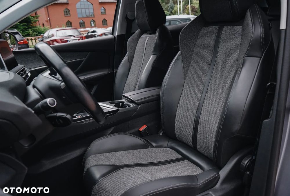 Peugeot 3008 PureTech 130 Stop & Start GPF Allure - 19