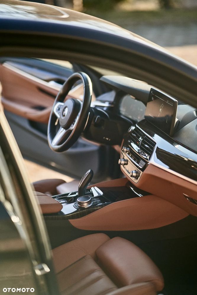 BMW Seria 5 530i xDrive M Sport Edition - 18