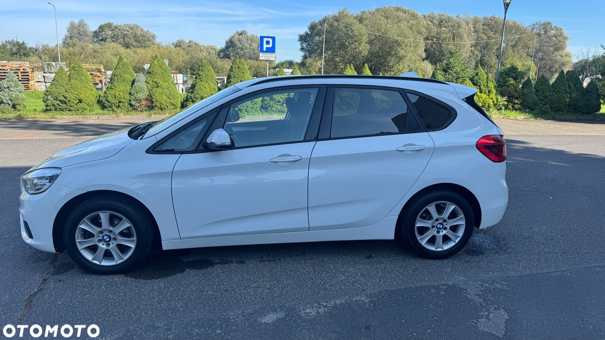 BMW Seria 2 218d - 24