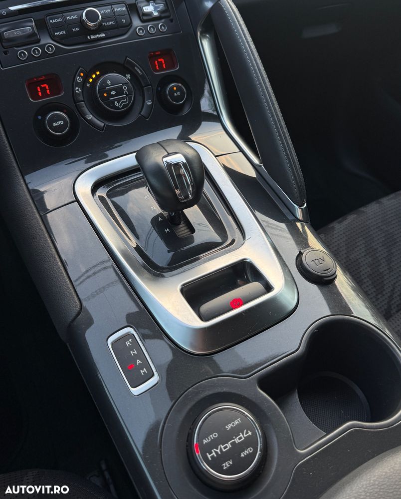 Peugeot 3008 HYbrid4 2.0 HDI FAP ETG + Electric - 10