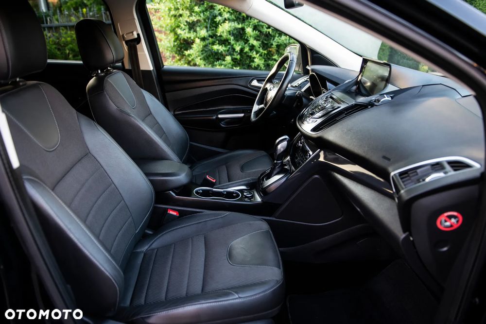 Ford Kuga 2.0 TDCi 4x4 Titanium - 38