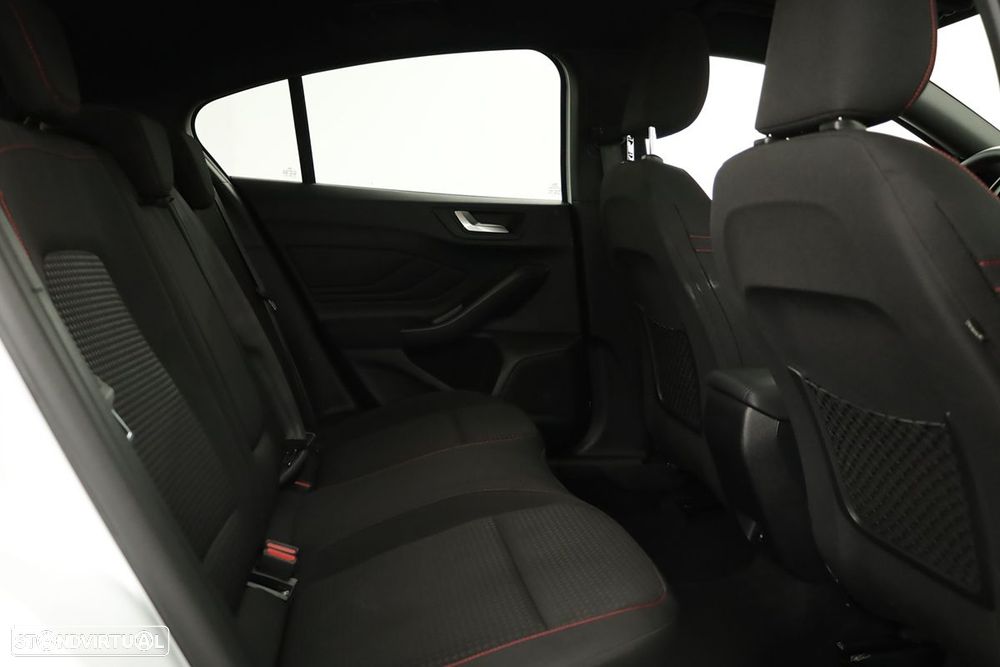 Ford Focus 1.0 EcoBoost MHEV ST-Line X - 21