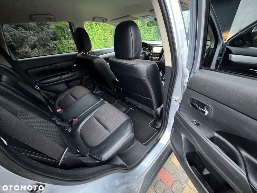 Mitsubishi Outlander - 18