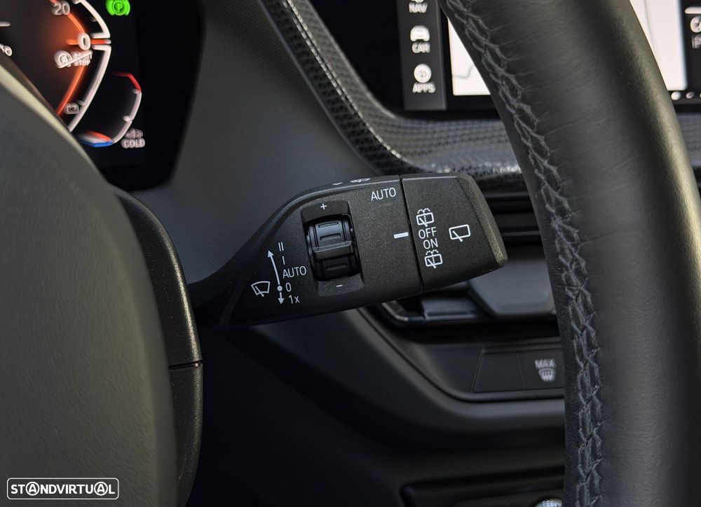 BMW 118 d Pack Desportivo M - 12