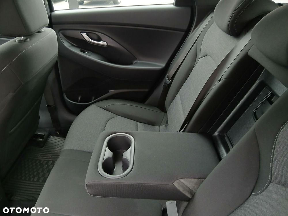 Hyundai i30 1.5 T-GDI 48V Smart - 13