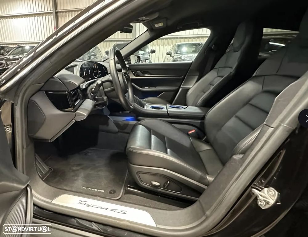 Porsche Taycan 4S - 12