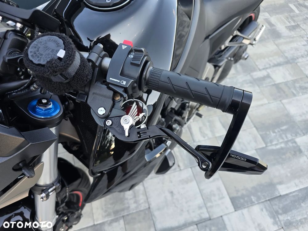 Honda CB - 22