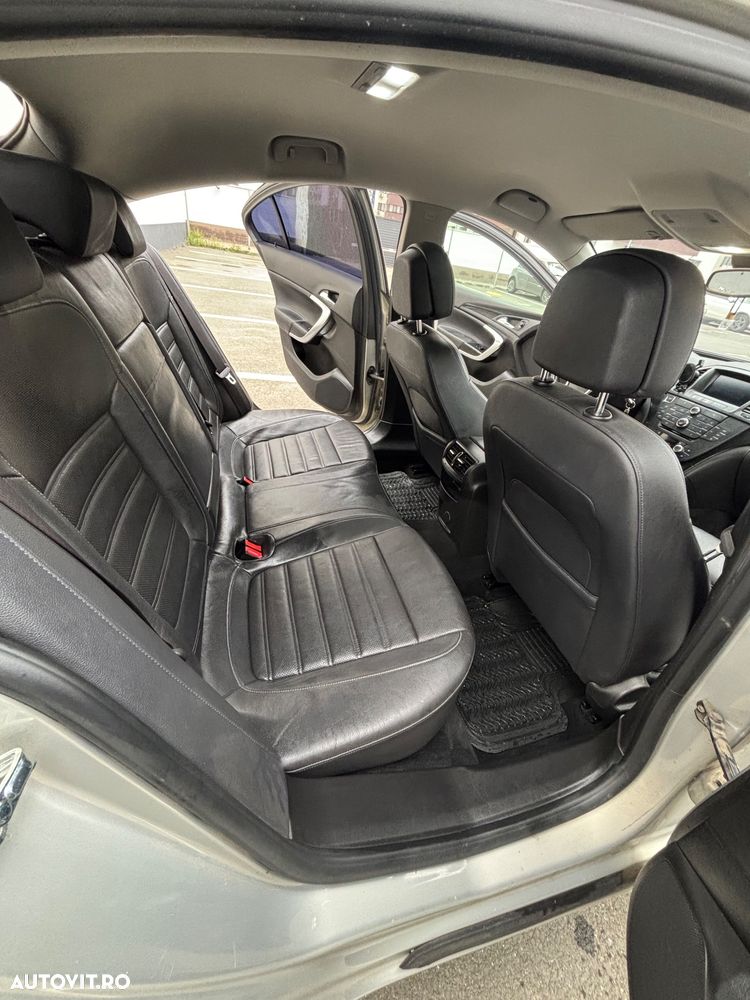 Opel Insignia - 15
