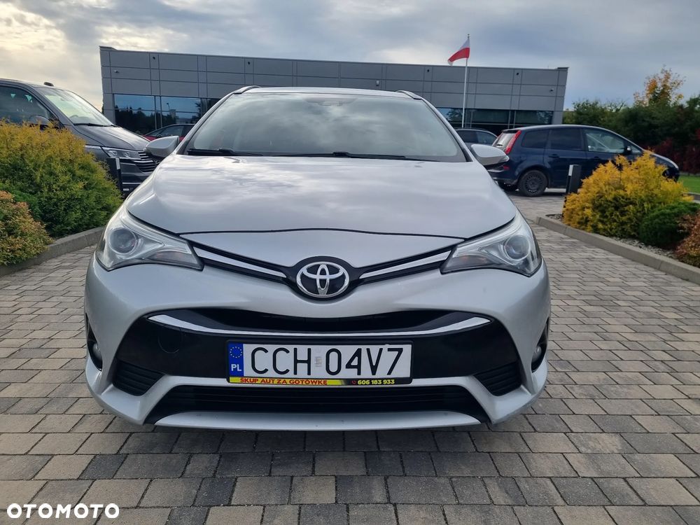 Toyota Avensis - 16