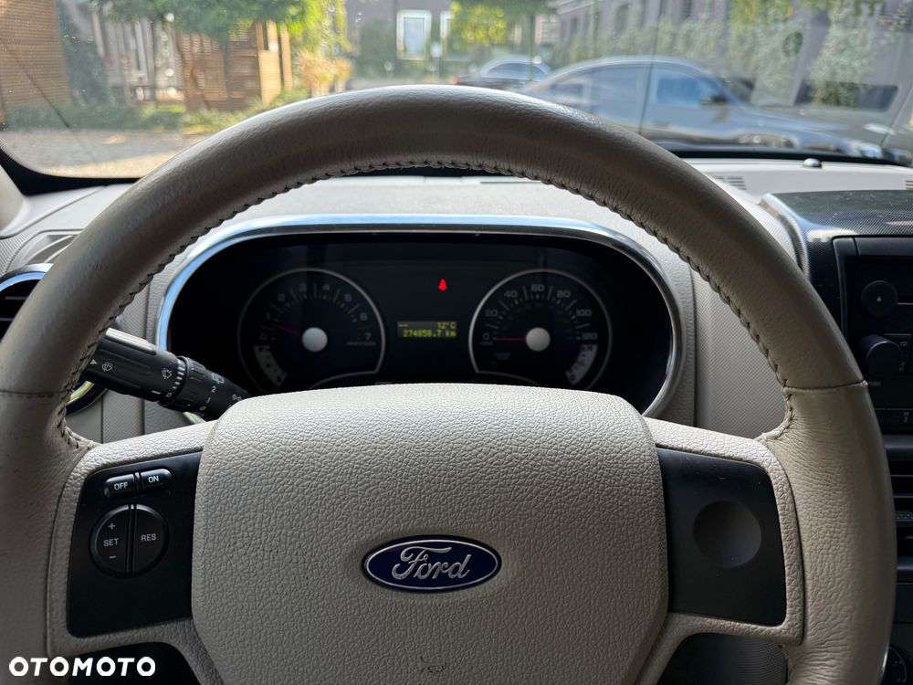 Ford Explorer 4.0 4WD - 13