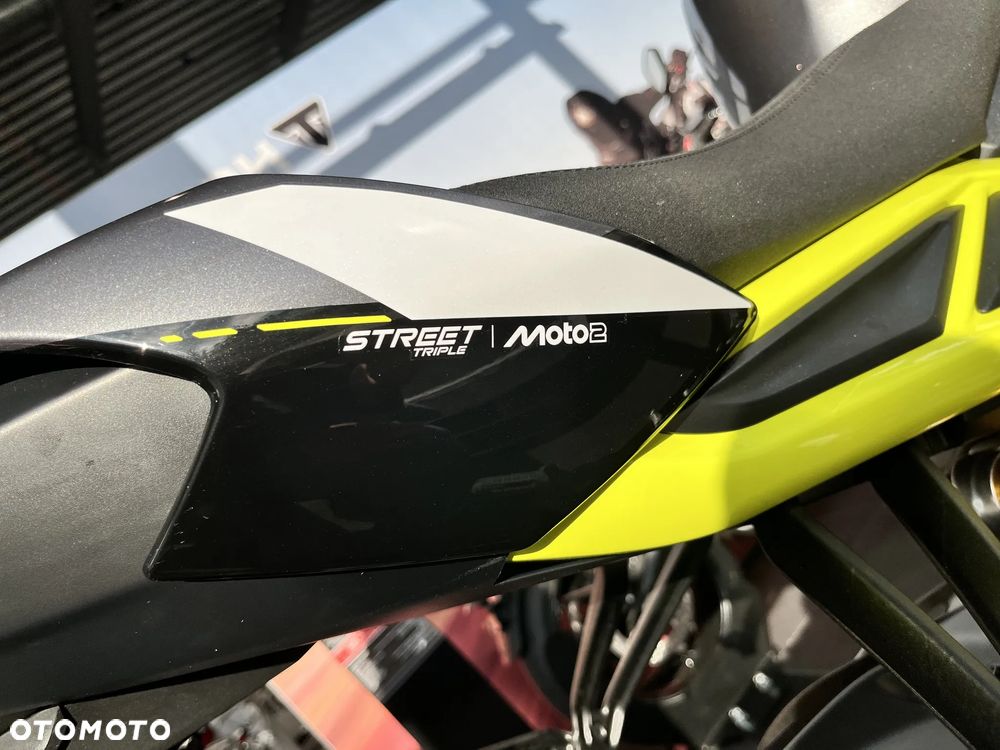 Triumph Street Triple - 6