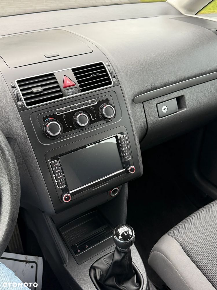 Volkswagen Touran 1.6 TDI DPF BlueMotion Technology Trendline - 29