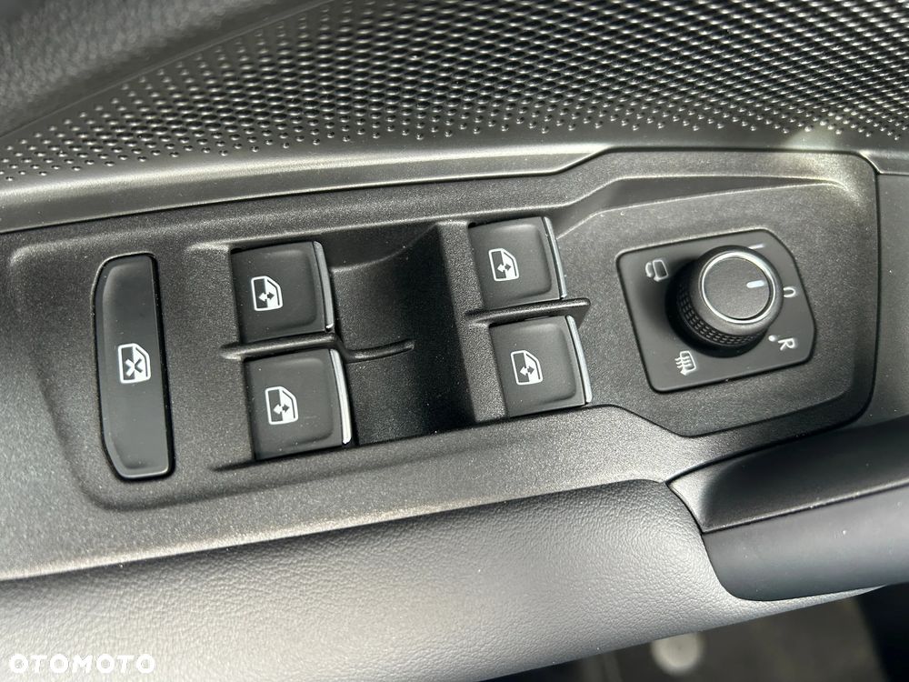 Volkswagen Tiguan 1.5 eHybrid PHEV 150kW Elegance DSG - 36