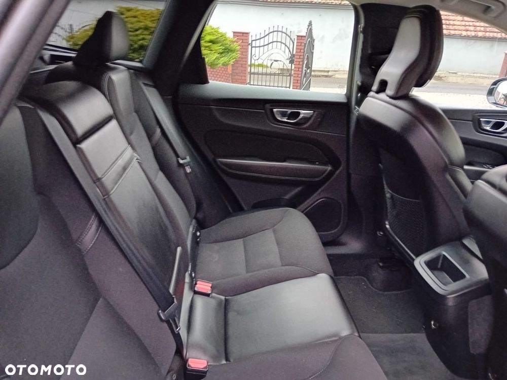 Volvo XC 60 D3 Momentum Pro - 30