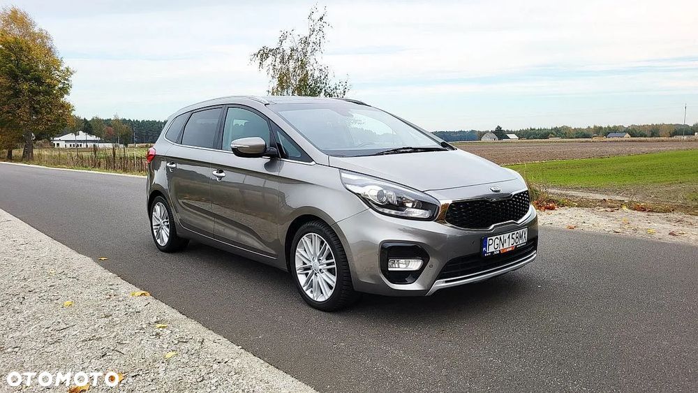 Kia Carens 1.7 CRDi M 7os - 8