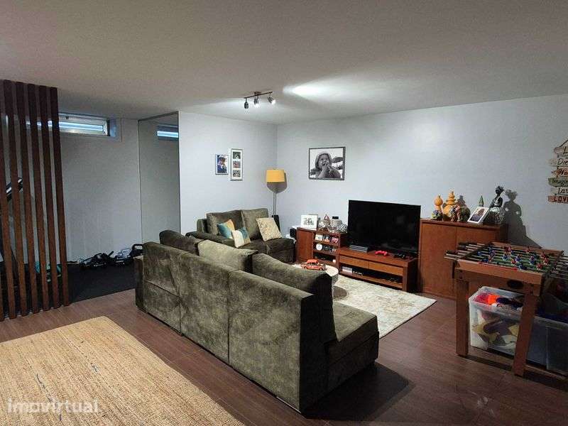 Casa V5 com 300m2 em Miramar - Grande imagem: 4/12