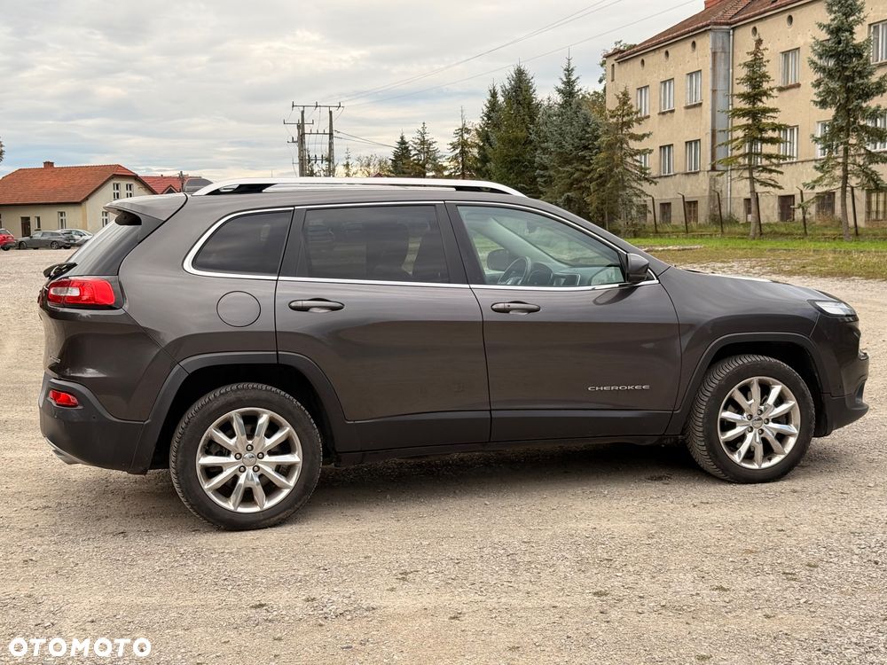 Jeep Cherokee - 7