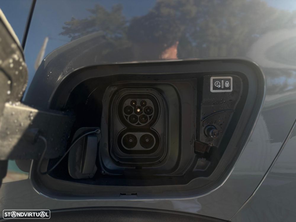 Peugeot e-2008 GT+ - 28