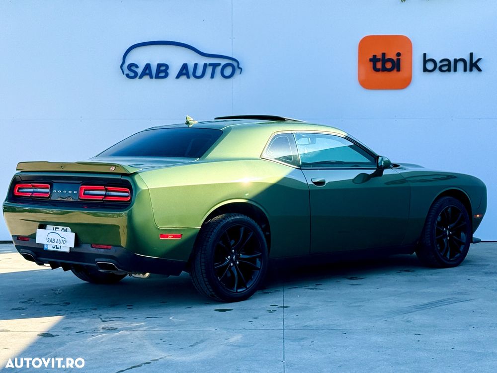 Dodge Challenger - 24