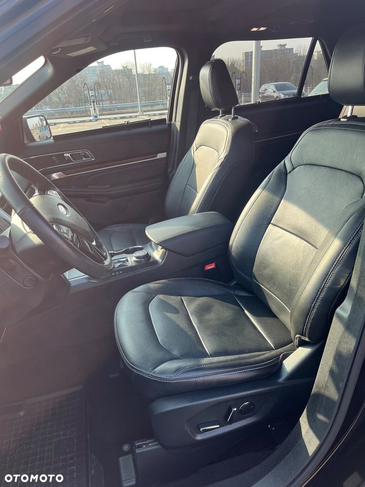 Ford Explorer - 17