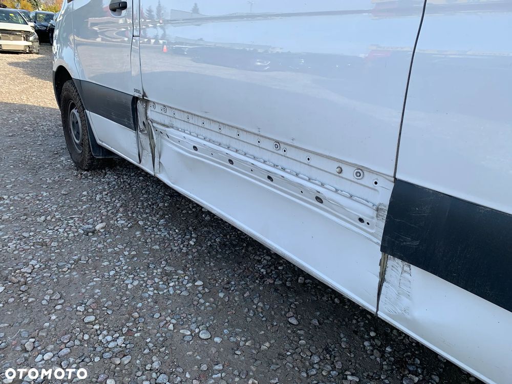 Mercedes-Benz Sprinter - 10