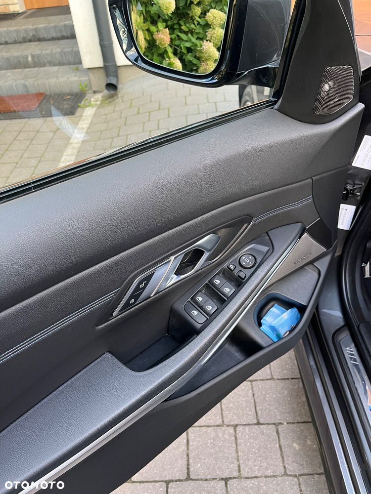 BMW Seria 3 330i xDrive M Sport sport - 8