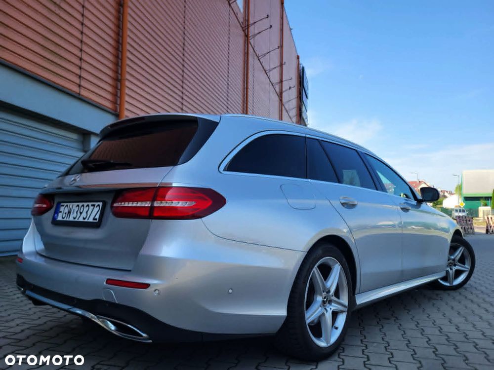 Mercedes-Benz Klasa E 220 d 9G-TRONIC AMG Line - 24