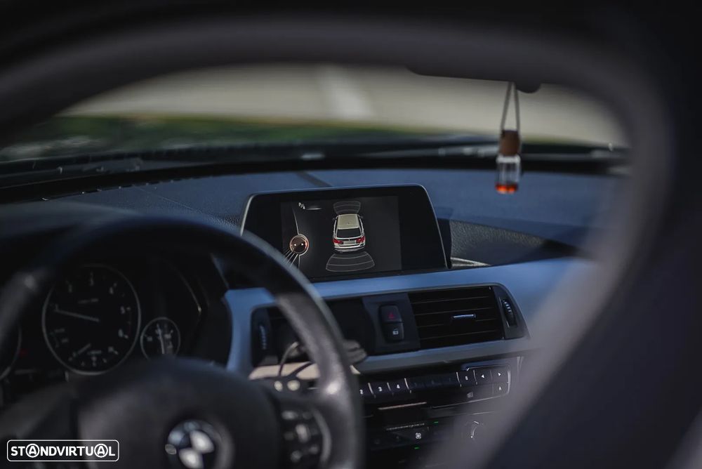 BMW 318 d - 11