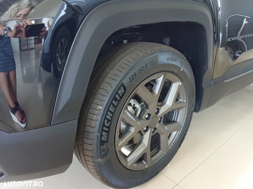 Jeep Compass 1.2 FWD MHEV DCT6 Altitude - 22