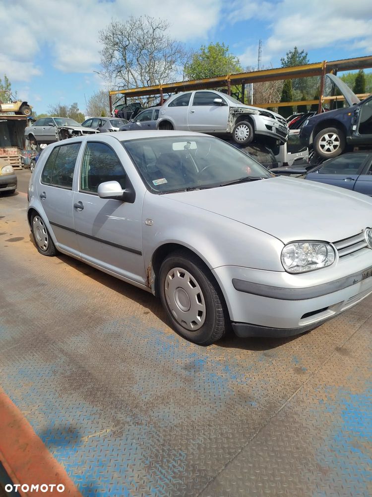 Volkswagen Golf 4  na części - 2