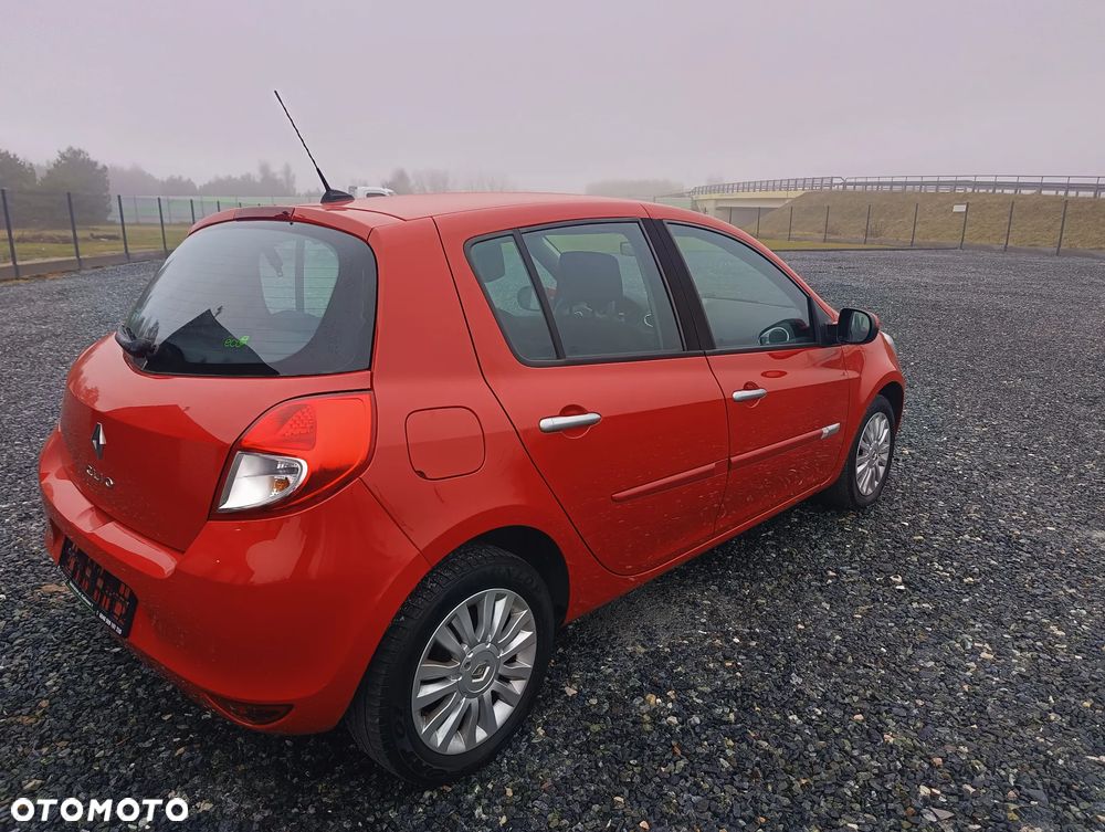 Renault Clio - 10