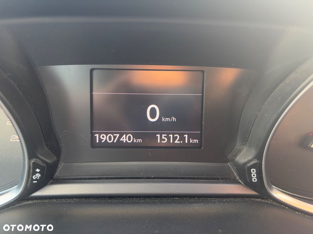 Peugeot 308 e-HDi 115 Stop & Start Allure - 24