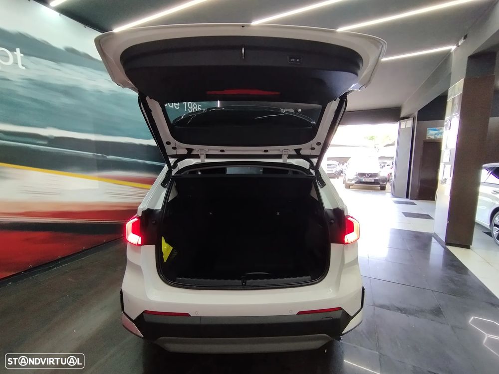 BMW iX1 eDrive20 - 16