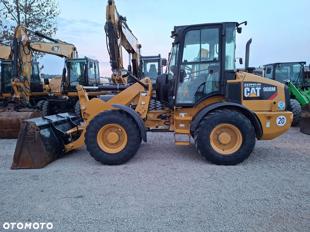 Caterpillar CAT 908 M - 3
