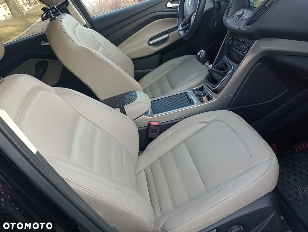 Ford Kuga 1.5 EcoBoost 2x4 Black & Silver - 6